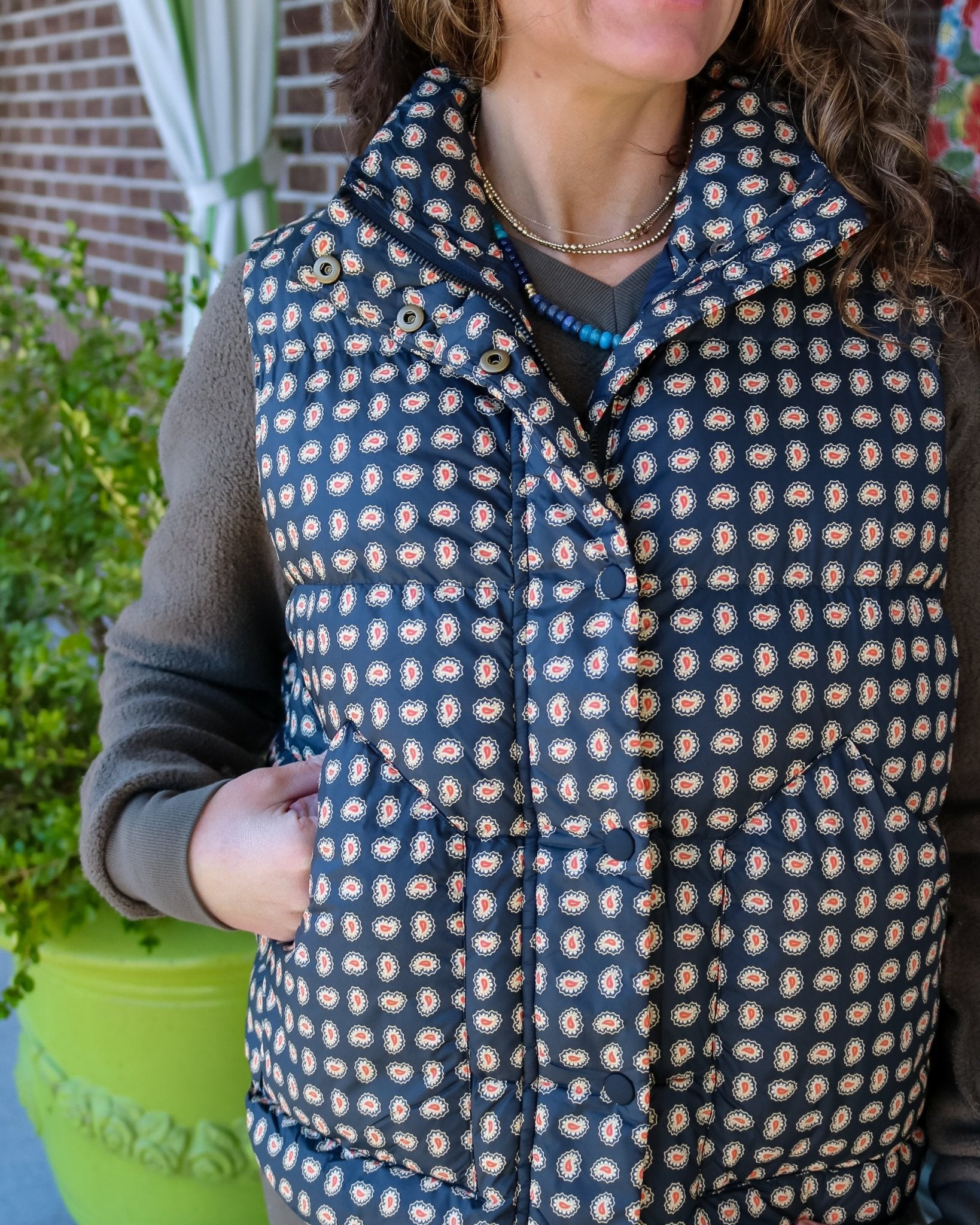 Paisley Polar Vest - Olive You BoutiqueTHE GREAT231039OWJ349P972
