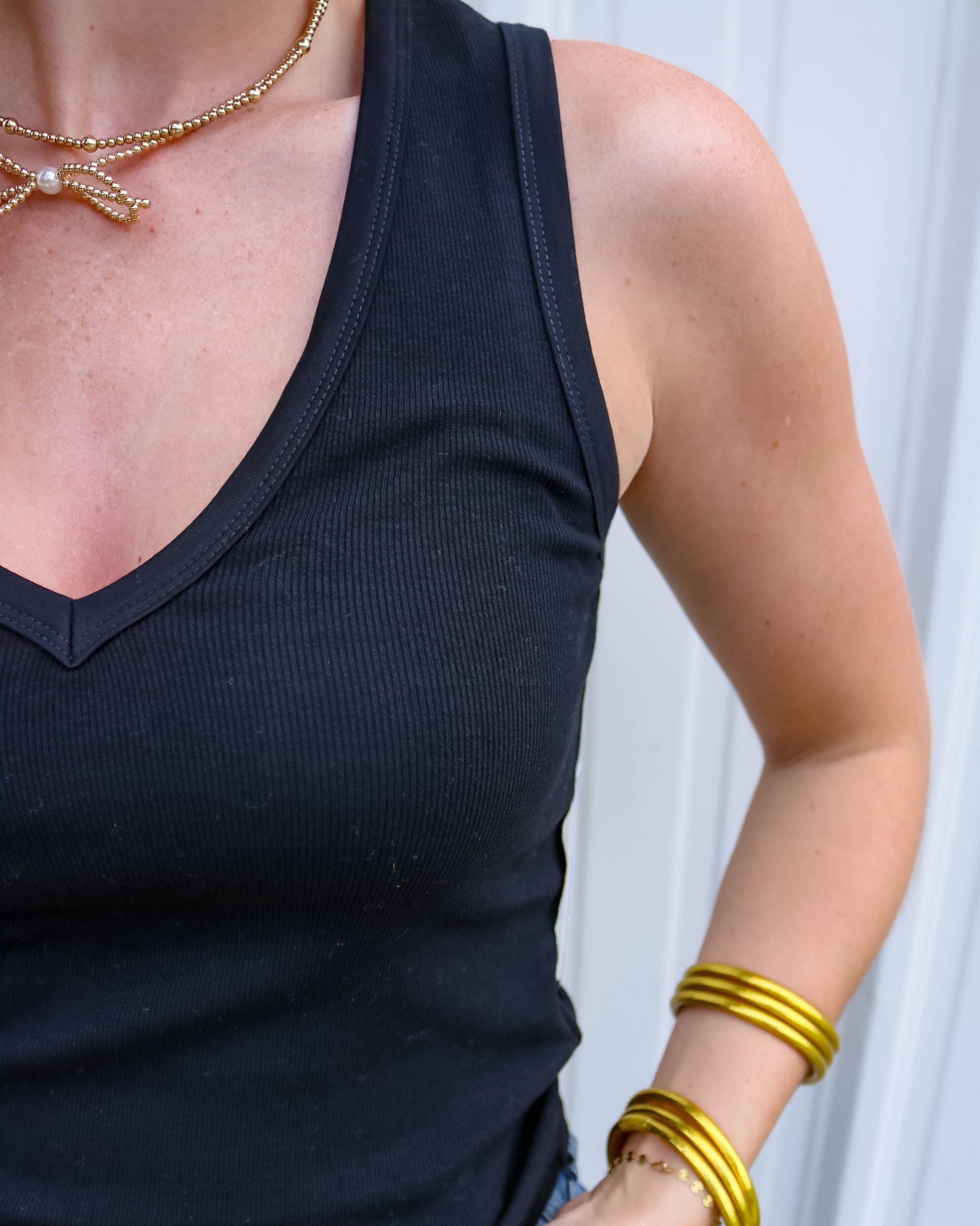 V-Neck Luxe Tank - Olive You BoutiquePERFECT WHITE TEE229593T362-MALLORY