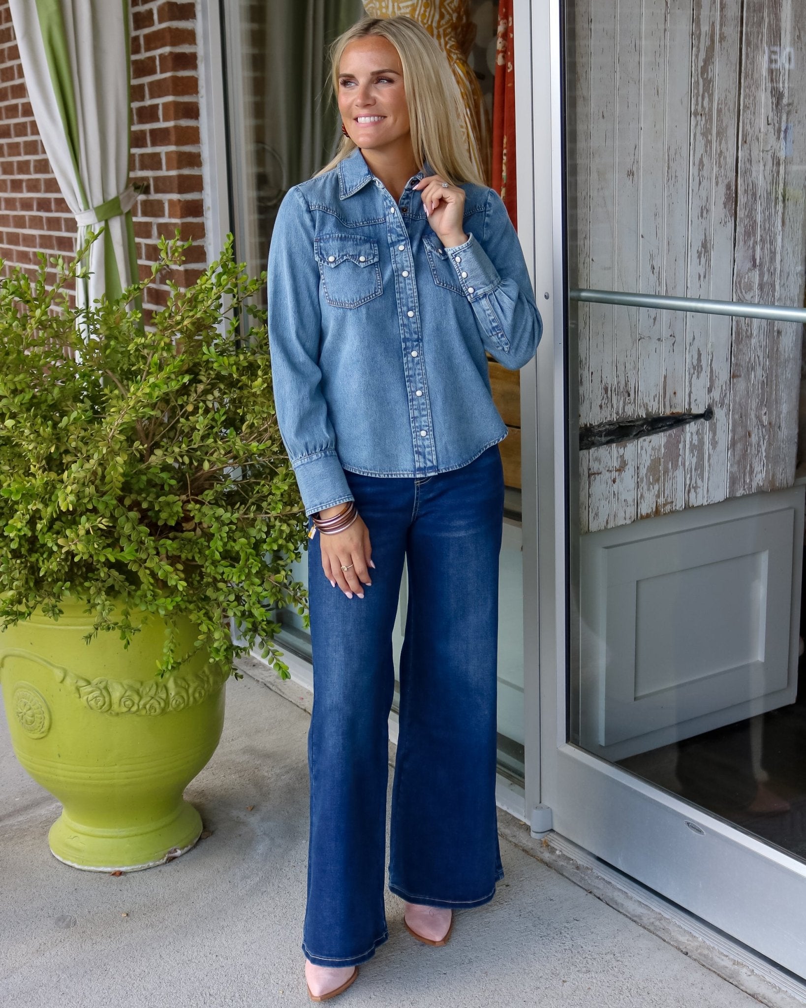 The Howdy Denim Top - Olive You BoutiqueTHE GREAT235925T1344030