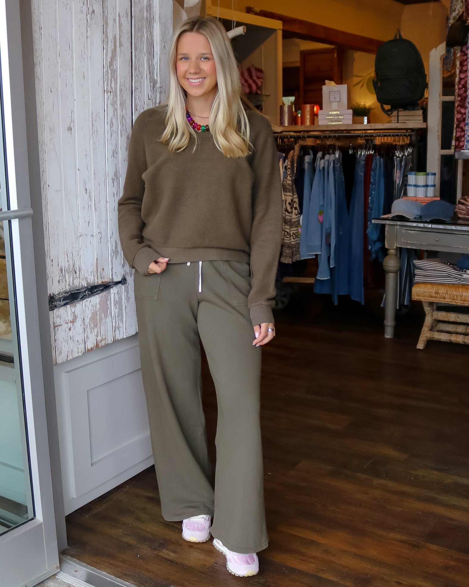 Reverse Fleece V Neck Swearshirt - Olive You BoutiquePERFECT WHITE TEE232874T297-Zuri